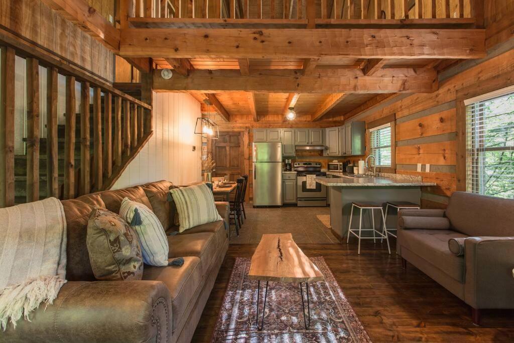 Southern Oak Cabin - Newly Remodeled - Close To All Attractions Sevierville Exterior foto